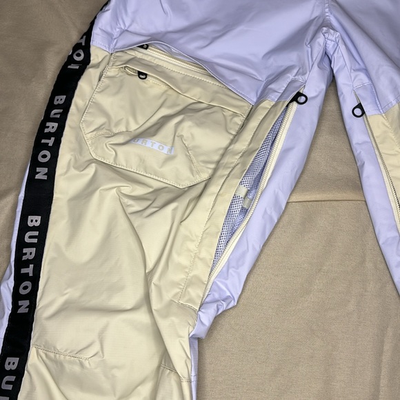 Burton Avalon women’s XS snowboard ski overall bib pant colour: elderberry - Picture 4 of 9